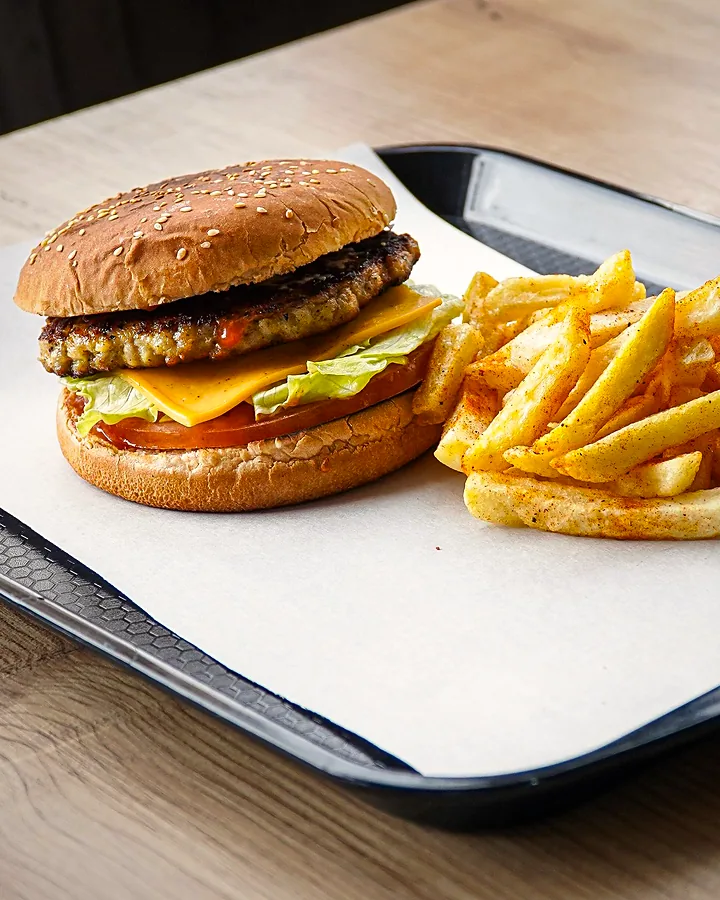 Double burger cheddar et frites